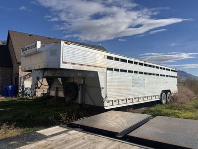 28’ Aluminum Stock Trailer