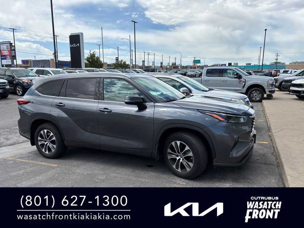 2022 Toyota Highlander XLE