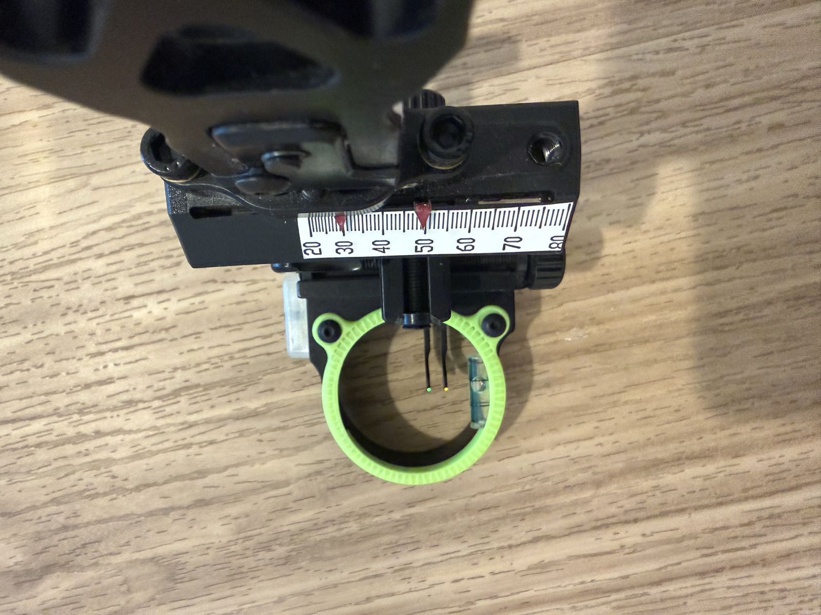 Black gold dual pin sight