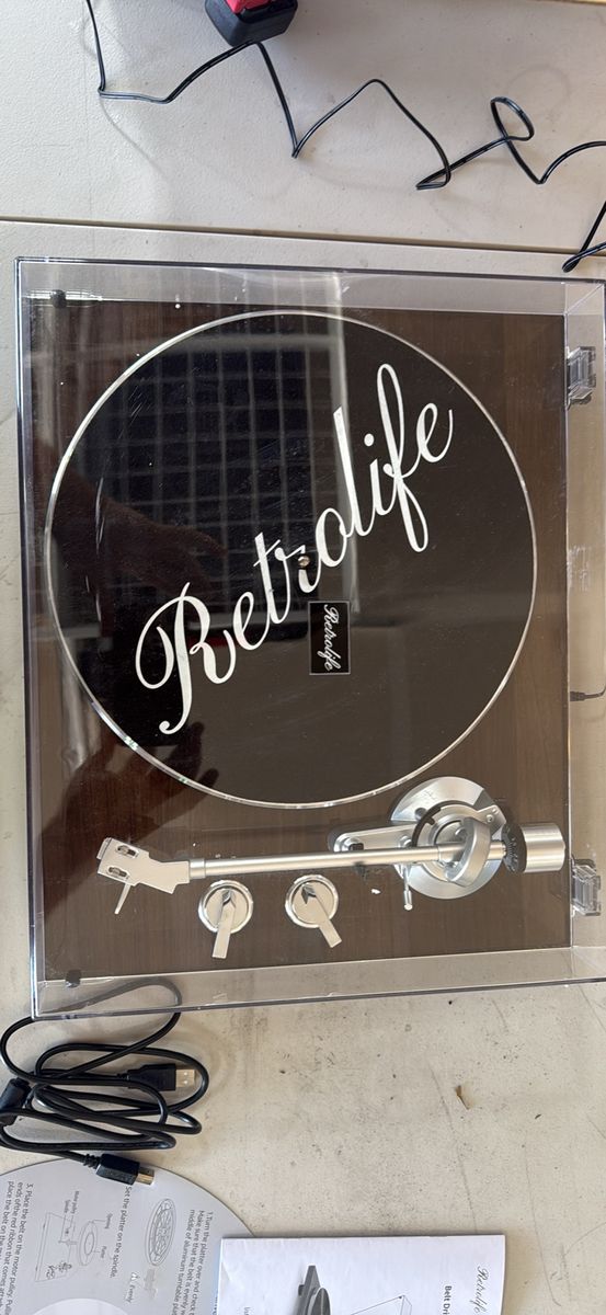 Retrolife HQ-KZ006 Belt Drive Turntable / Record Player – $125