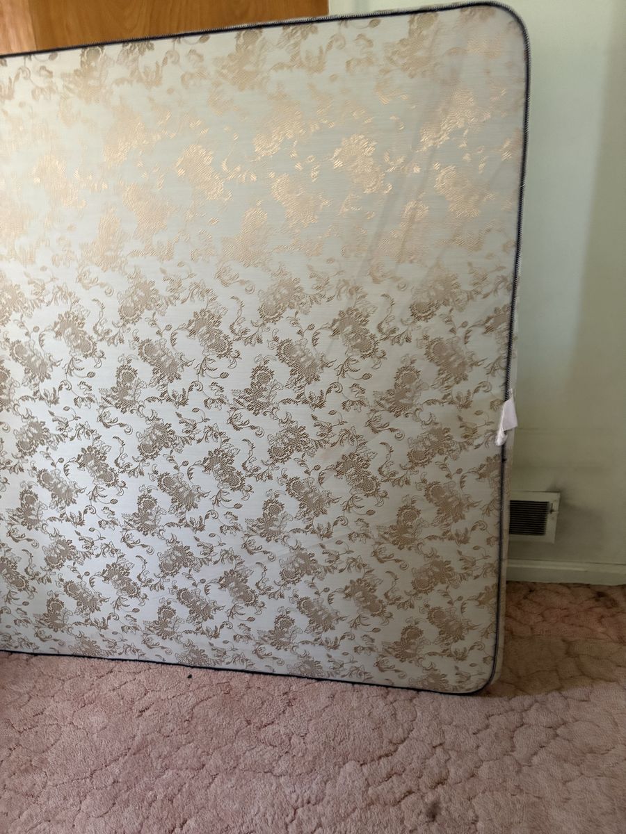 Full mattress and box spring