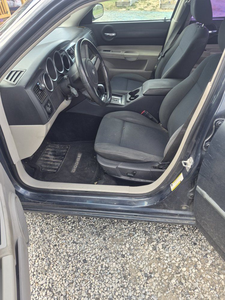 Main image 6