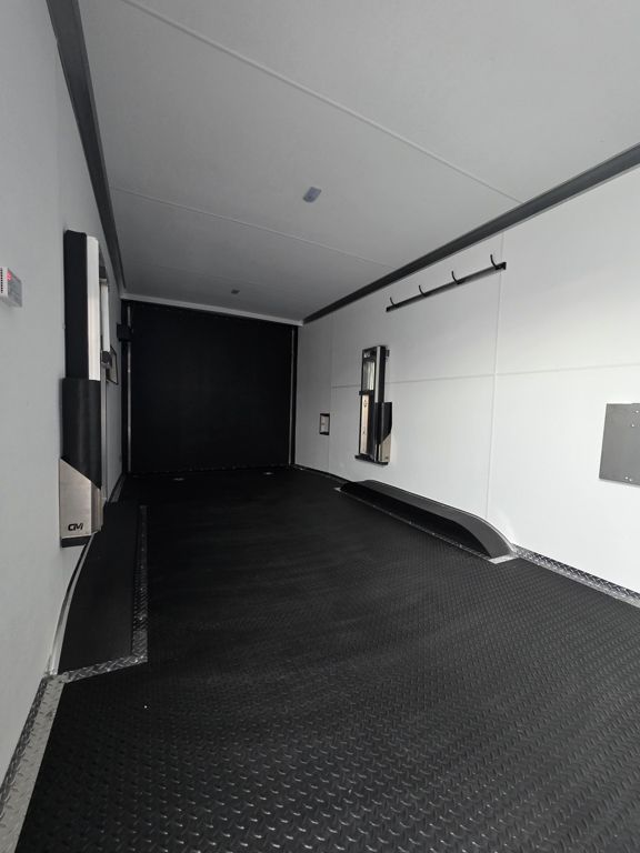 Main image 7