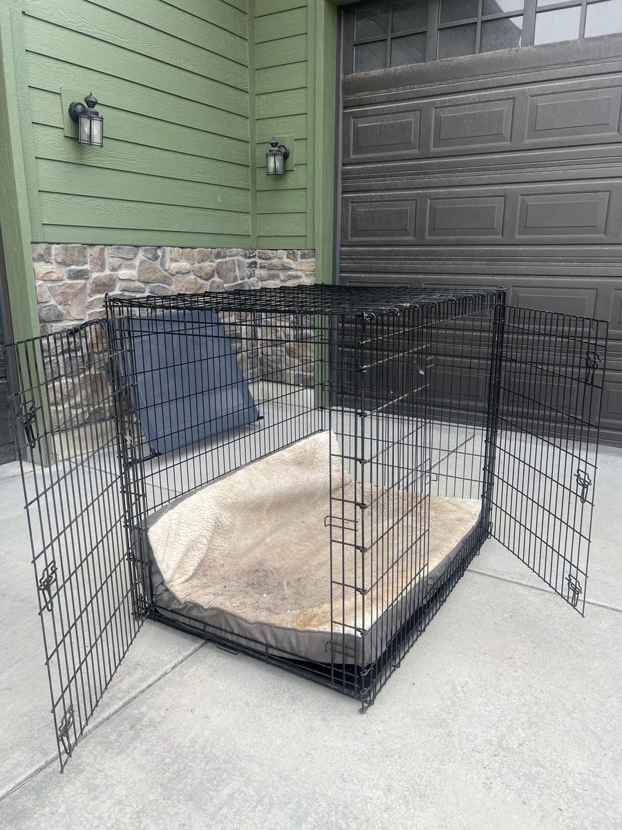 XXL Wire Dog Crate or kennel with Double Doors, Bedsure washable orthopedic bed and elevated house bed.