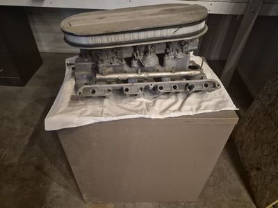 Ford FE Vintage Triple Two-Barrel Carburetor Intake Manifold Assembly with Air Cleaner Thunderbird version