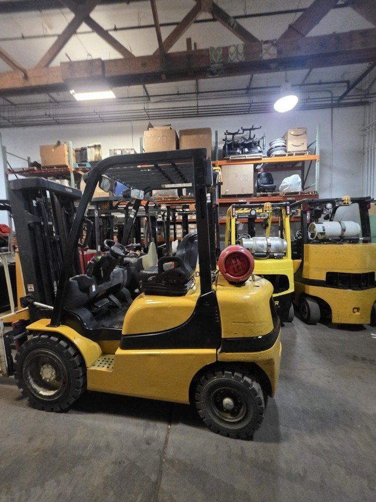 2018 Yale 5000Lb Solid Pnematic Forklift