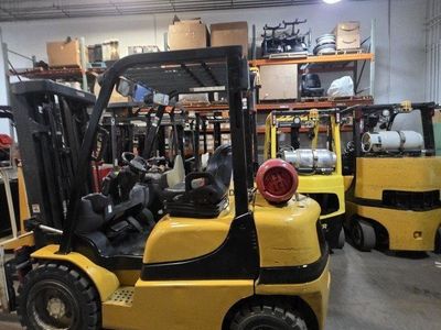 2018 Yale 5000Lb Solid Pnematic Forklift