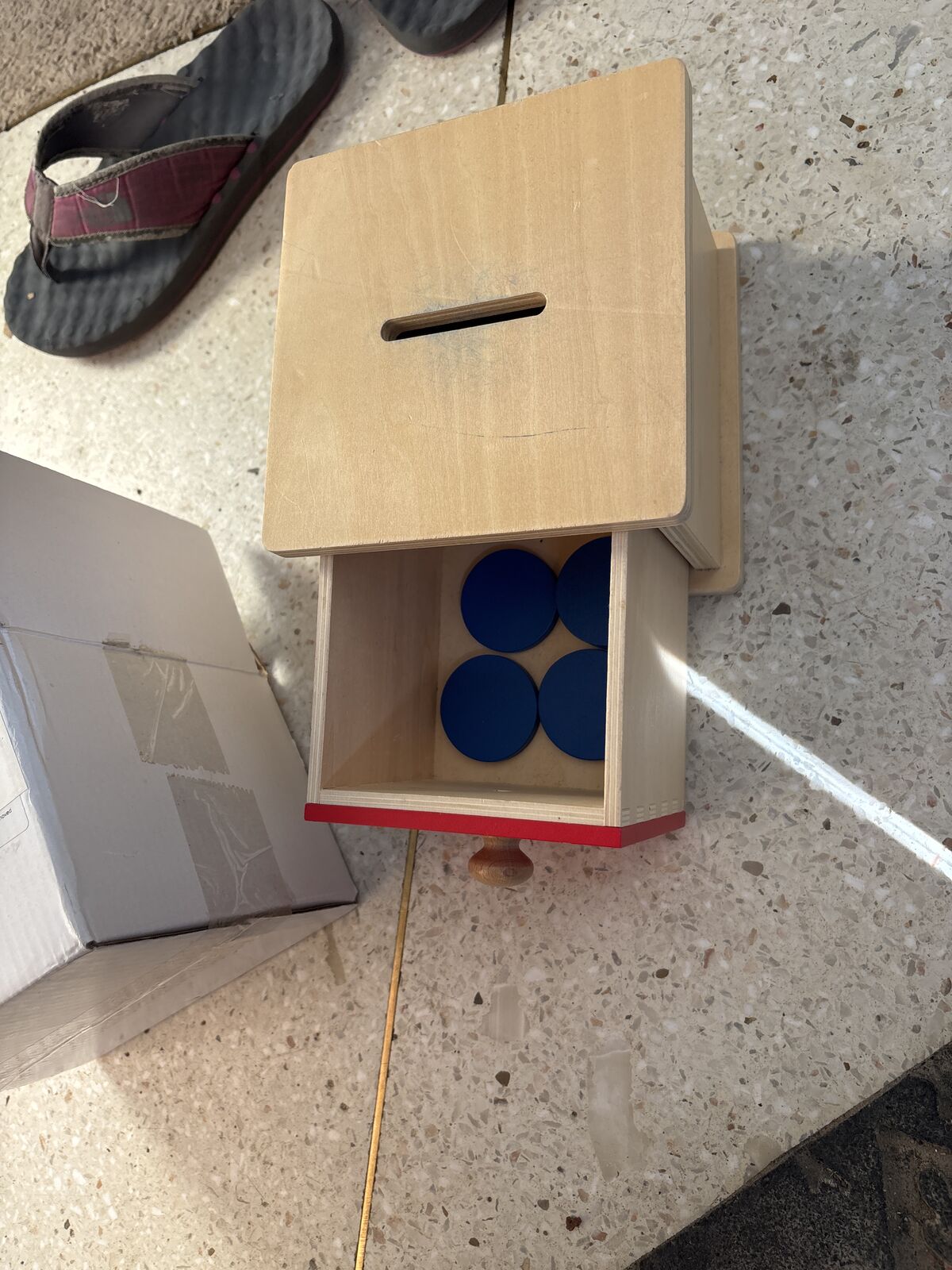 Elite Montessori infant coin box