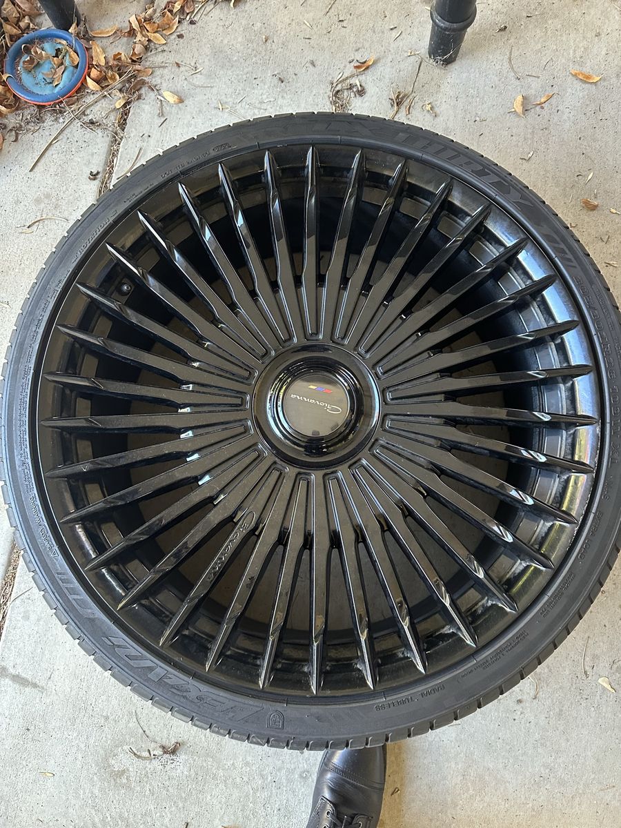 Main image 3