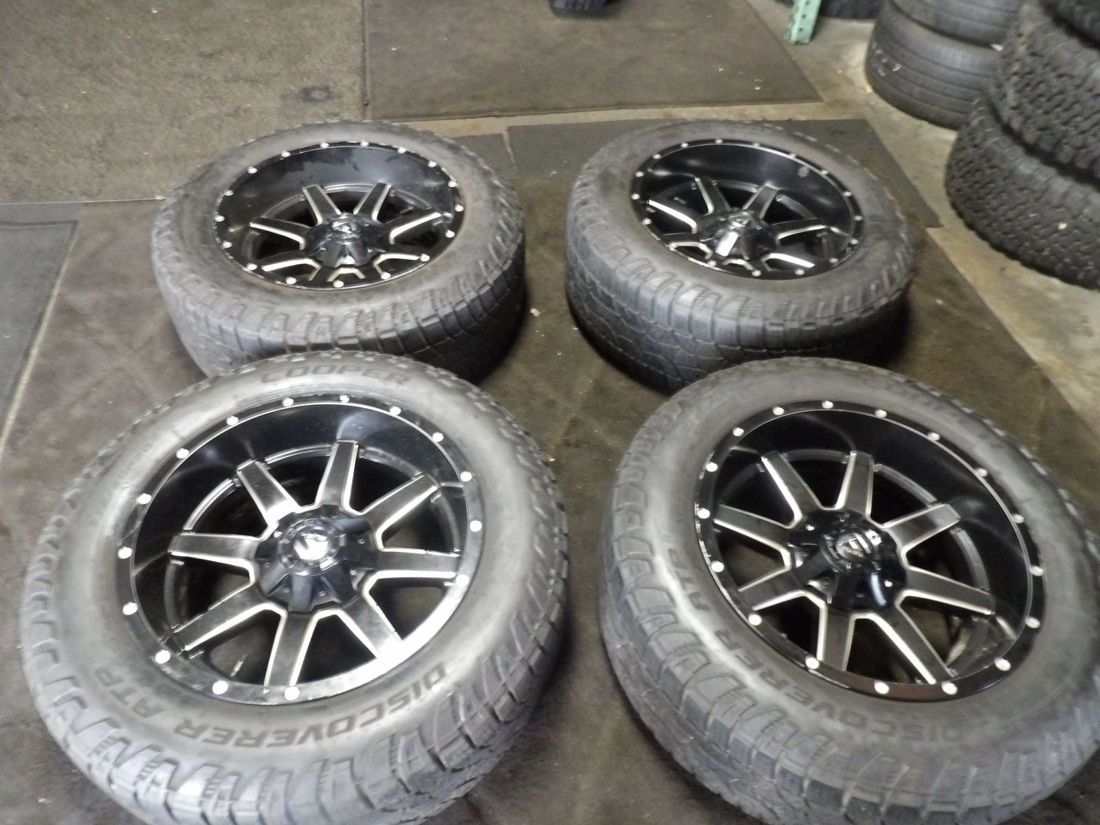 SET OF USED FUEL WHEELS 20" INCH 6X135/6x5.5=6x139 AND TIRES 275/60R20