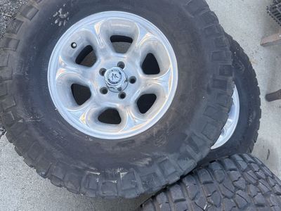 BFG KM2’s | 32x11.50R15 | Complete set + Spare