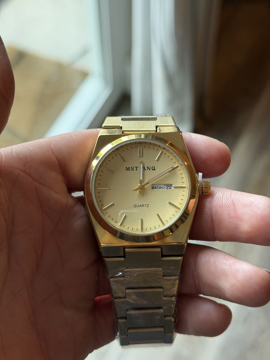 Men’s Gold Watch– Luxury Look Stainless Steel