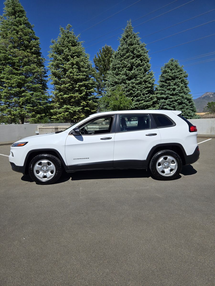 2017 Jeep Cherokee Sport