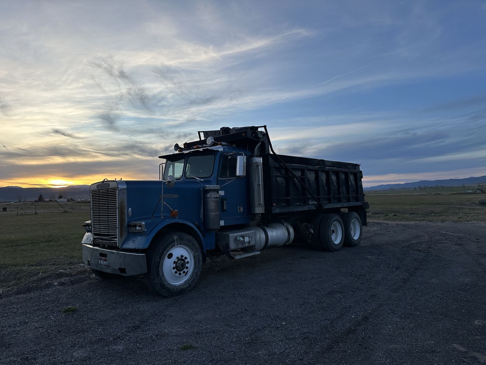 1986 Freightliner dump truck
