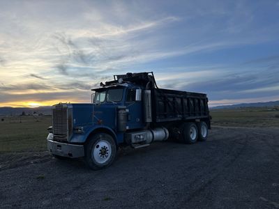 1986 Freightliner dump truck