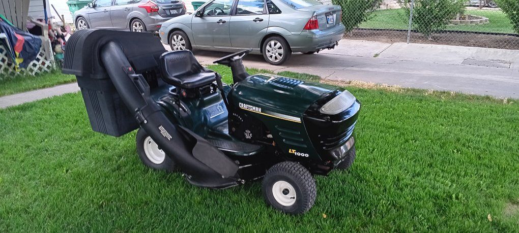 Craftsman LT1000 Riding Lawn Mower