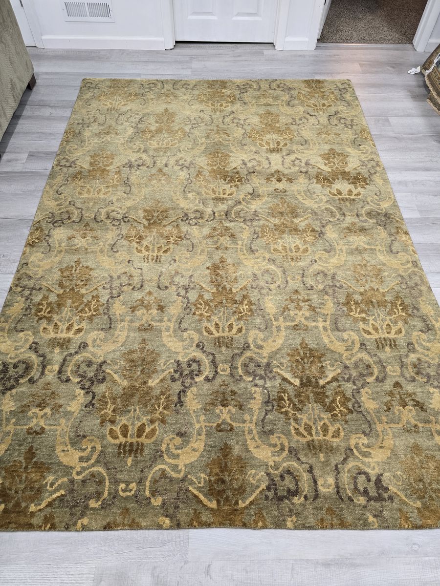 Liquidating Handknotted Wool Rugs
