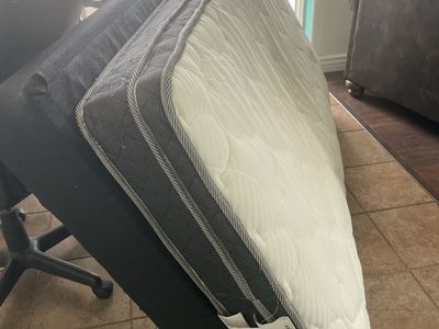Twin mattress and baseboard