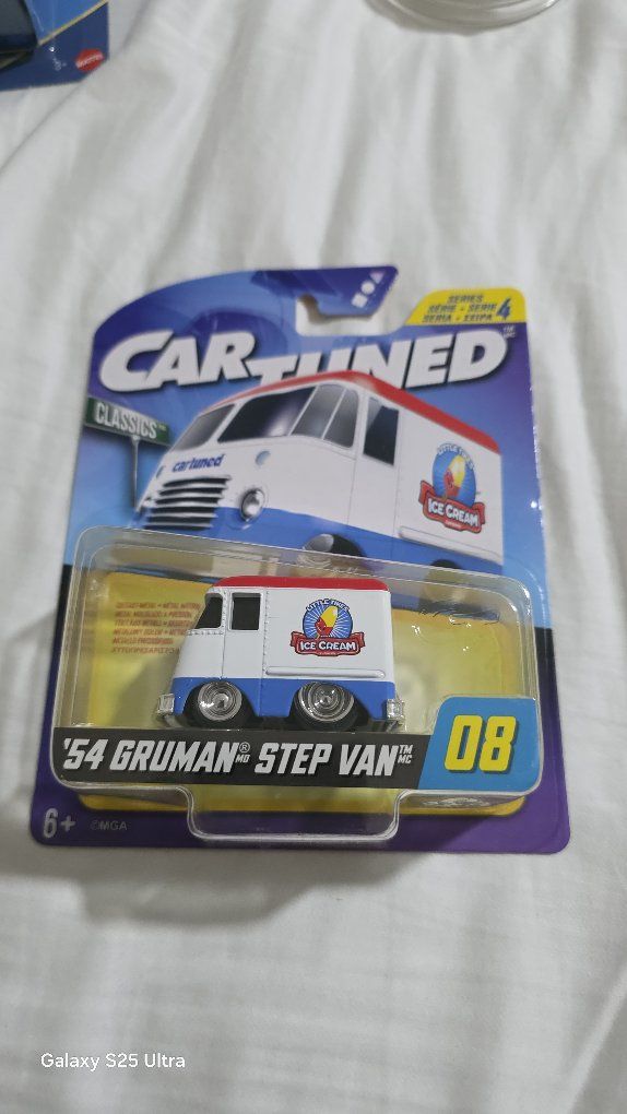 Cartuned Classics '54 Grumman Ice Cream Step Van Diecast Model #08, Series 4