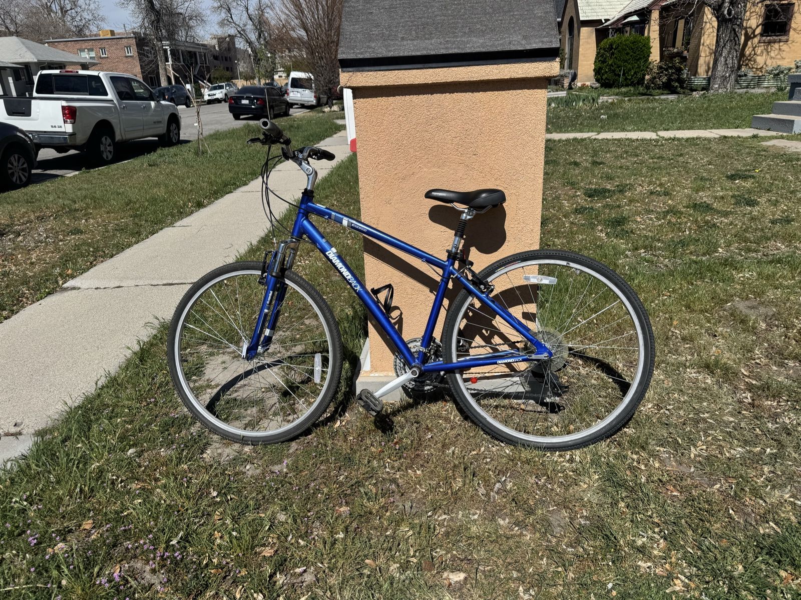 Diamonback Edgewood LX Men's Sport Hybrid Bike