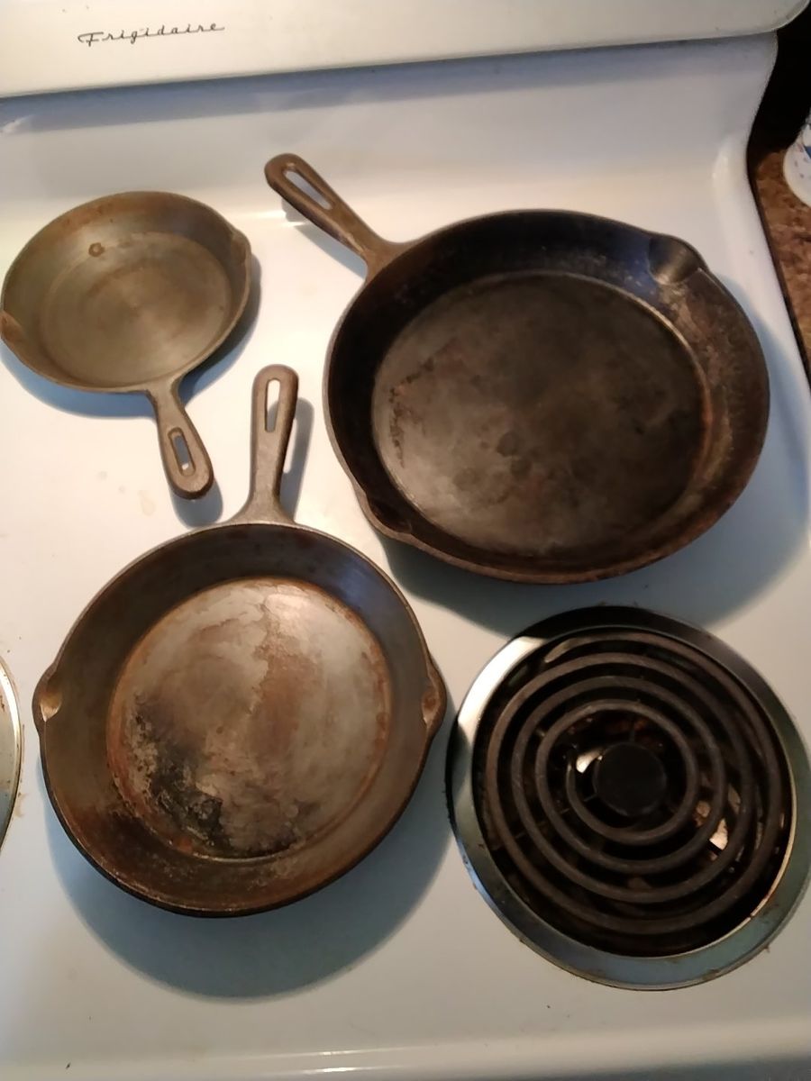 Vintage Cast Iron Skillets - Lot of 3