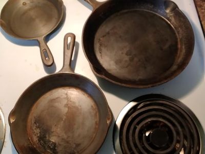 Vintage Cast Iron Skillets - Lot of 3