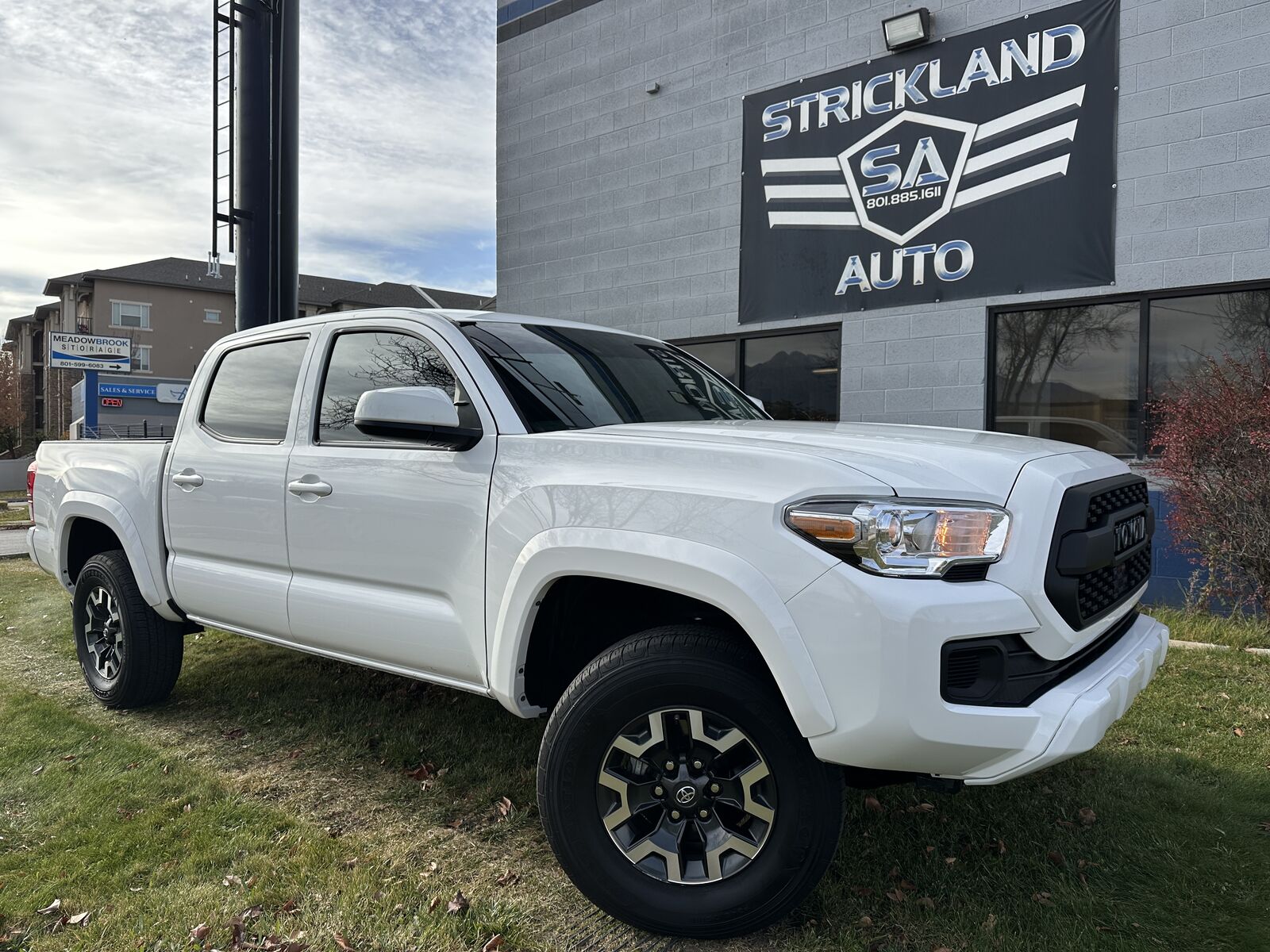 2022 TOYOTA TACOMA SR5