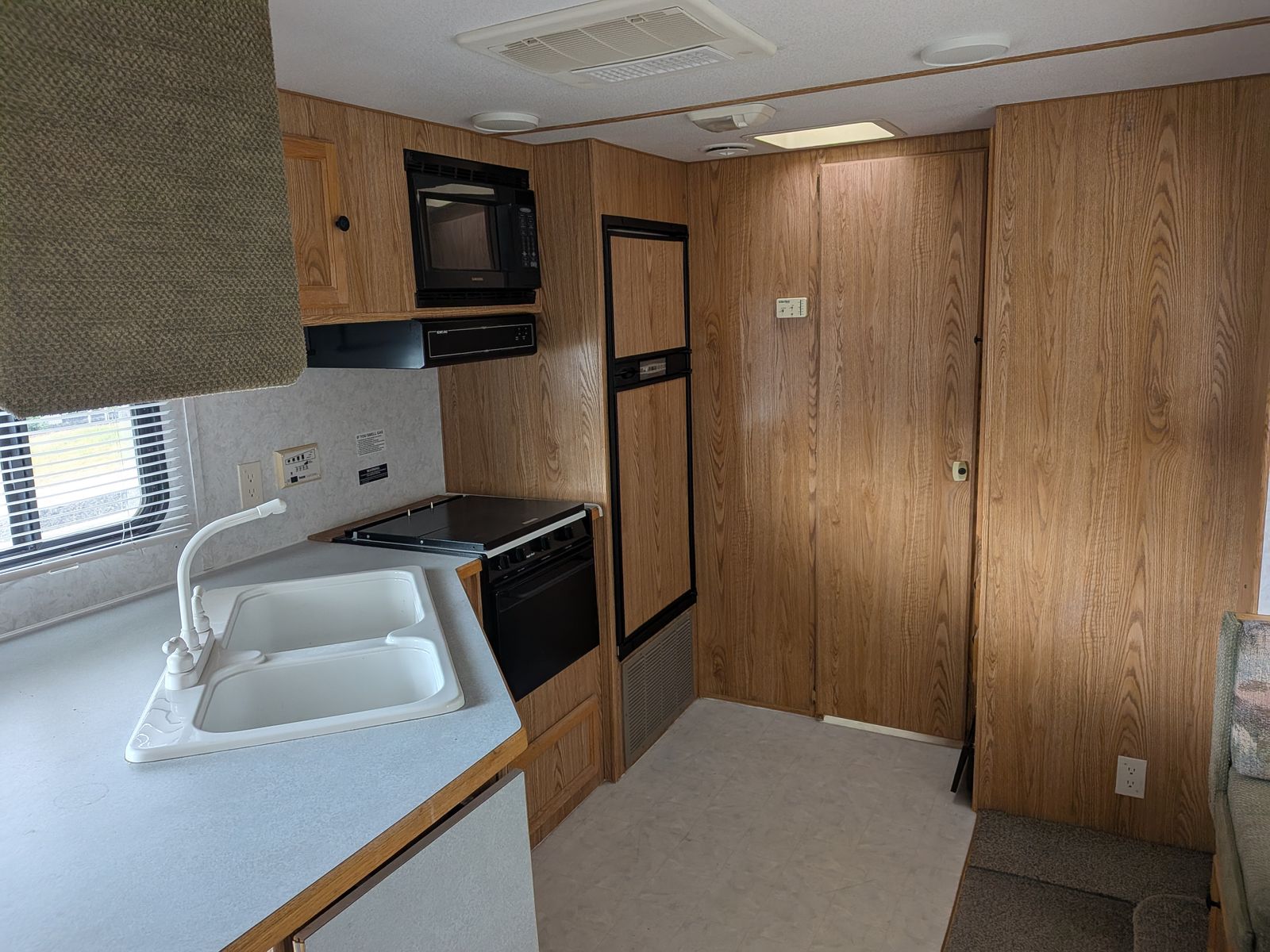 Main image 11