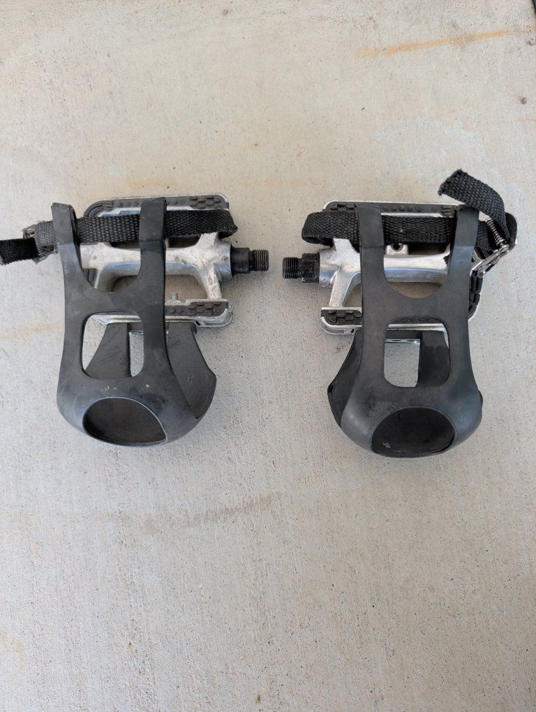 Unbranded Bicycle Pedals with Toe Cages and Straps - Cycling Accessory