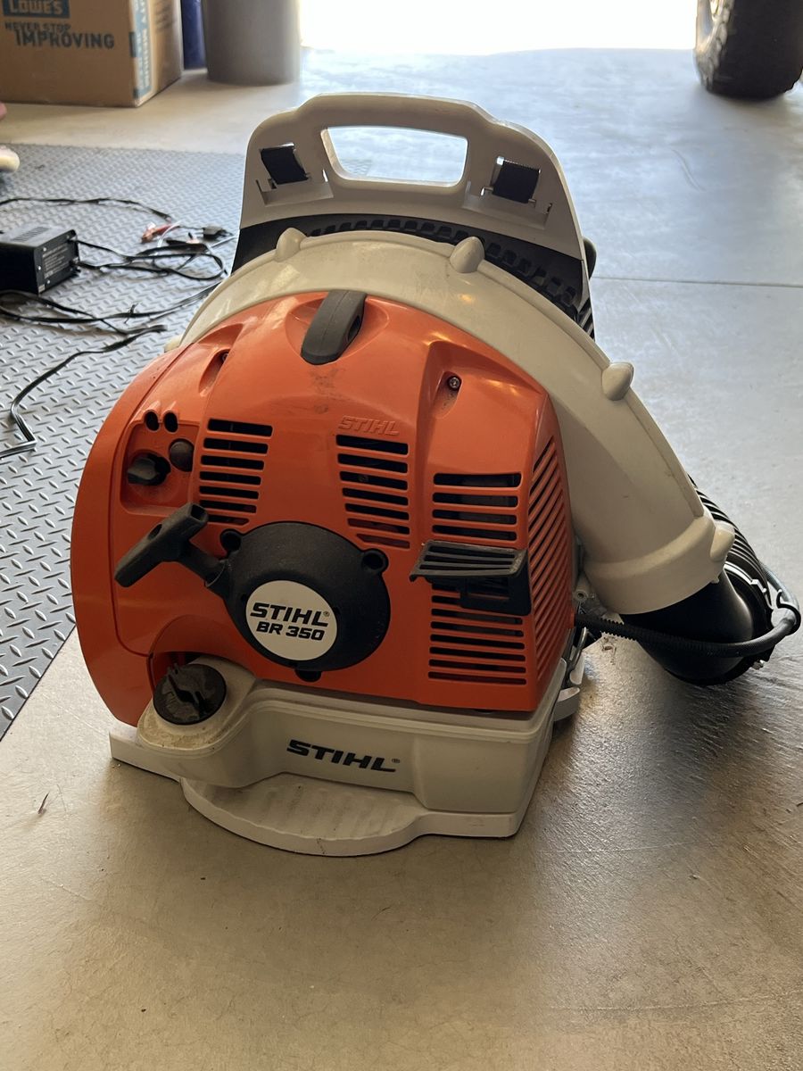 Gas-powered Stihl BR 350 Backpack leaf blower
