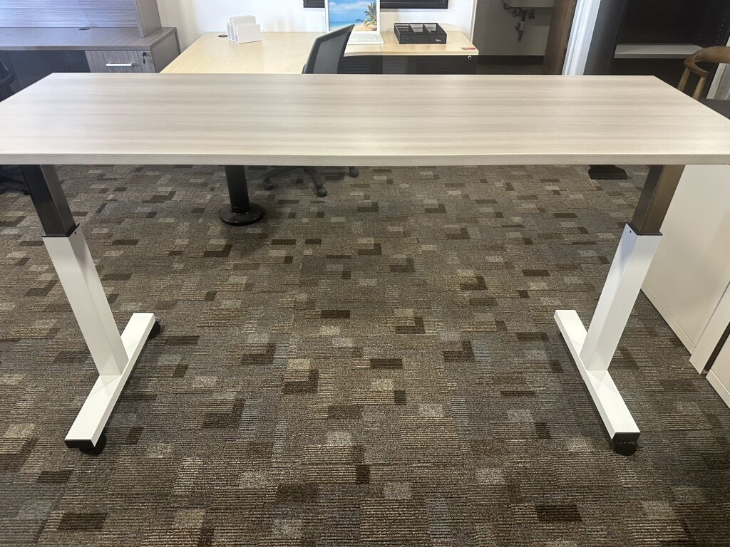 Pnuematic Sit Stand Desk