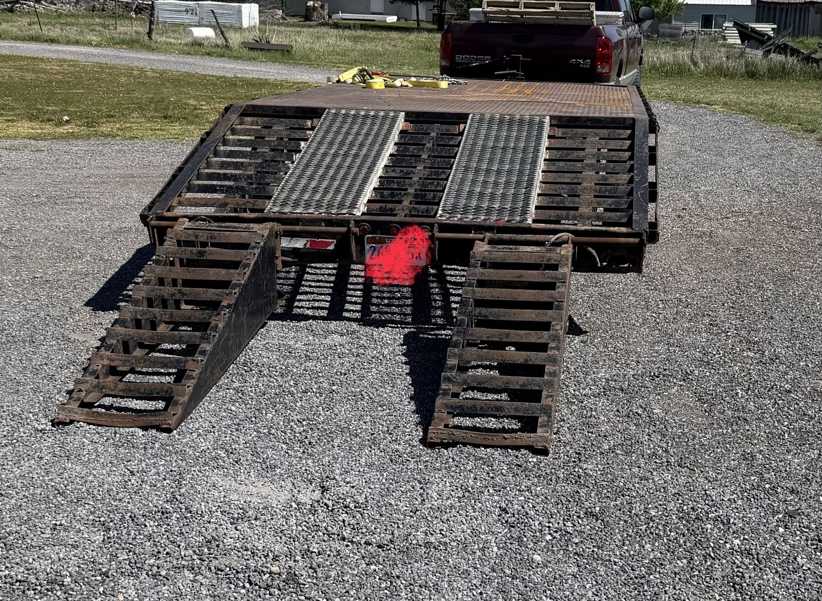 Heavy duty utility trailer