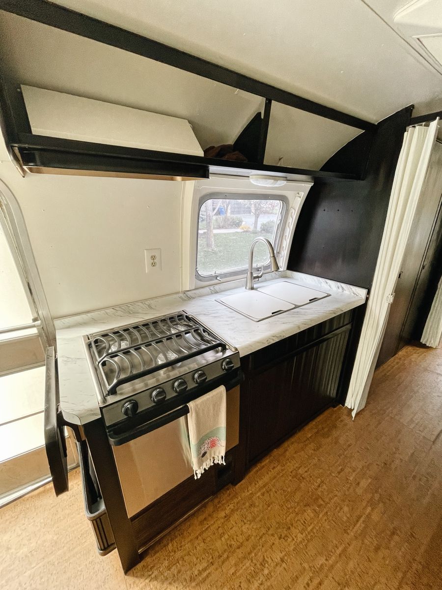 Main image 7