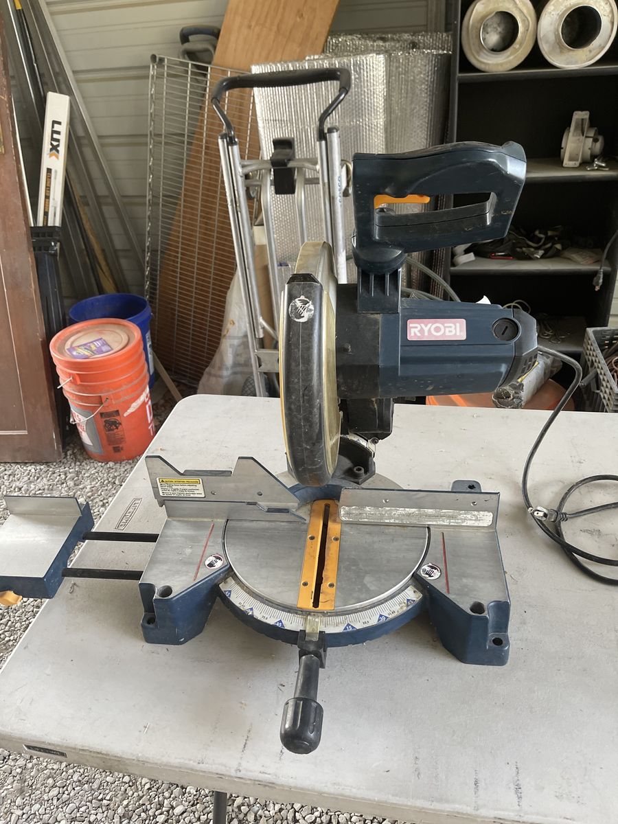 RYOBI 10-inch Compound Miter Saw - Electric Power Tool