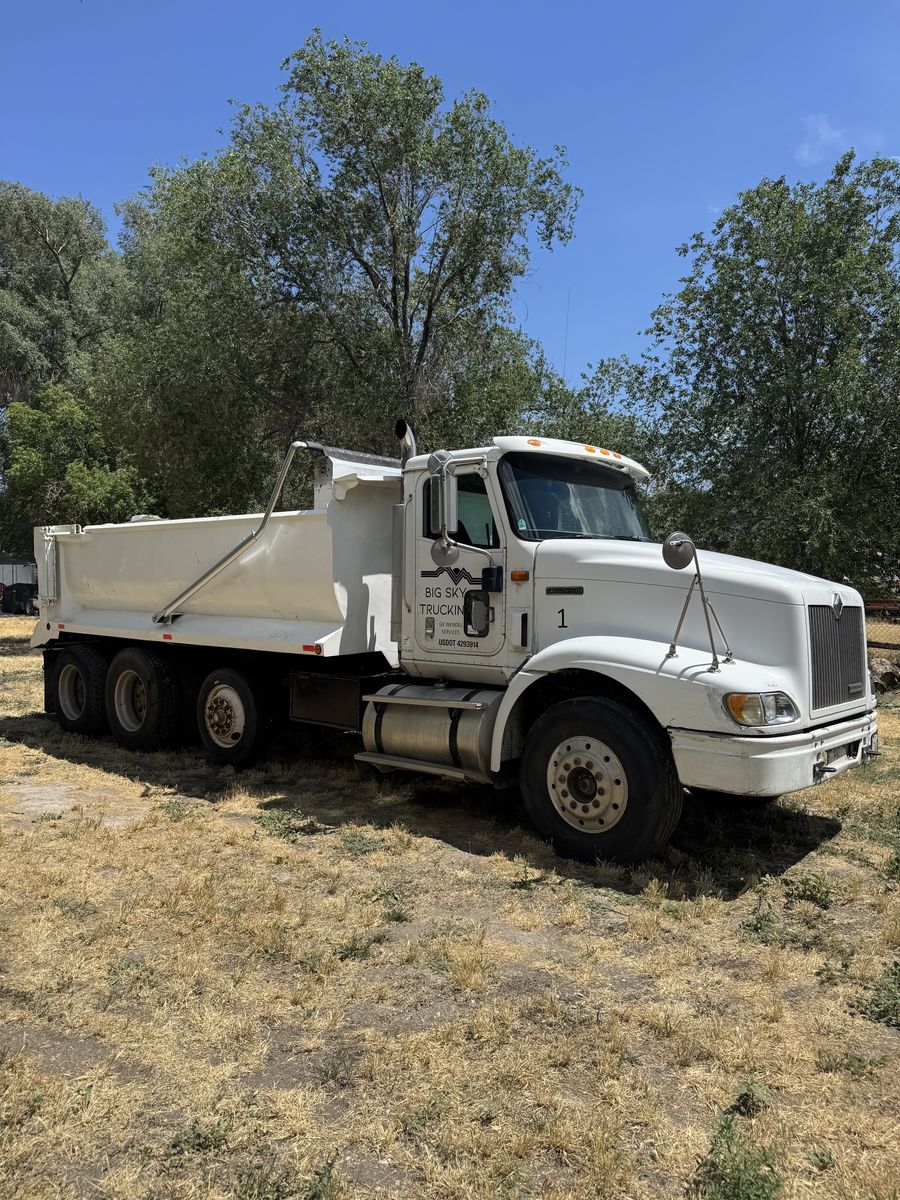 2000 International 9400 Dump Truck