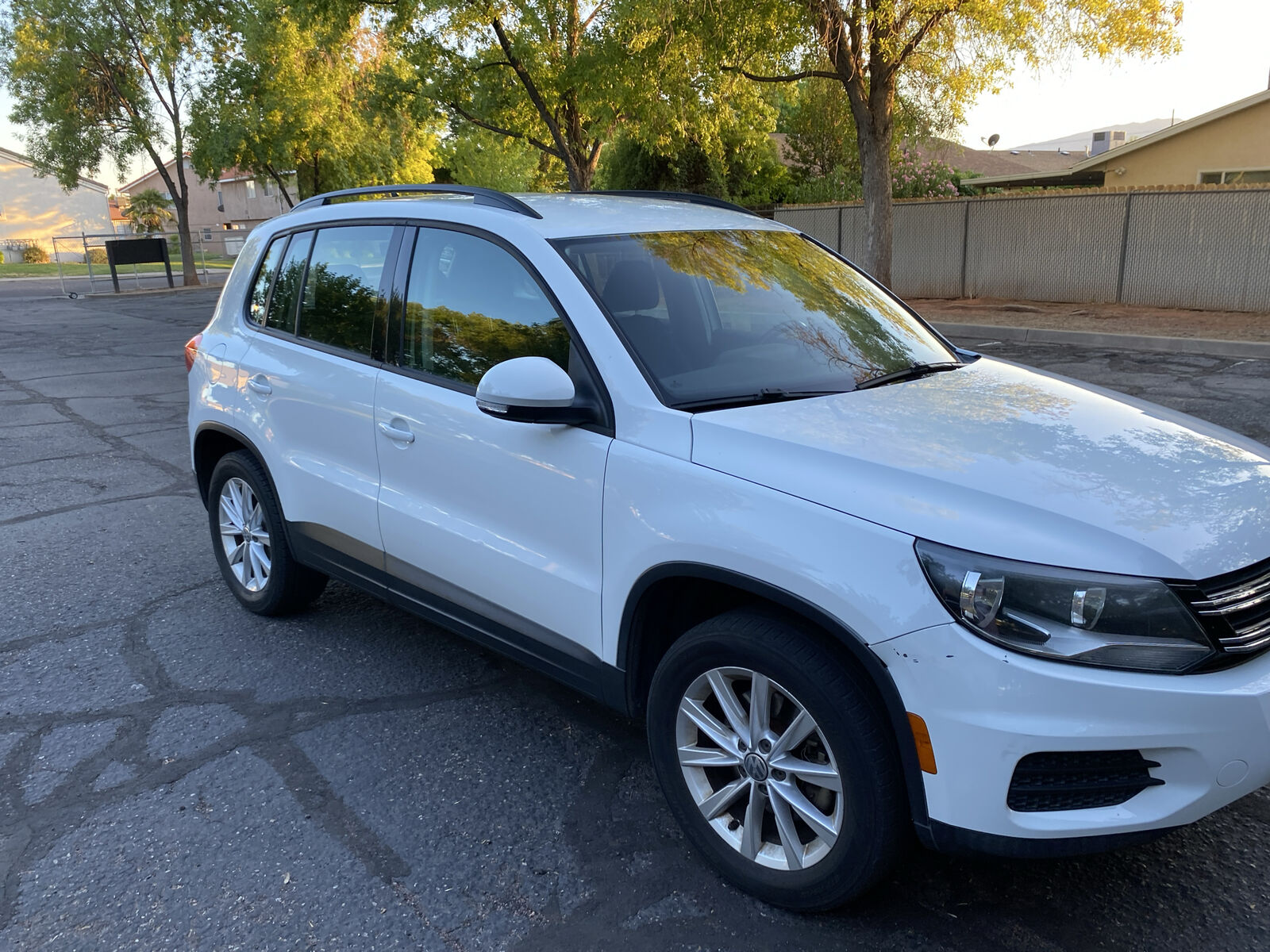 2017 VOLKSWAGEN TIGUAN 2.0T SE