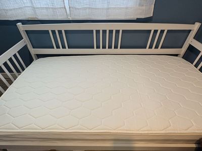 Twin mattress
