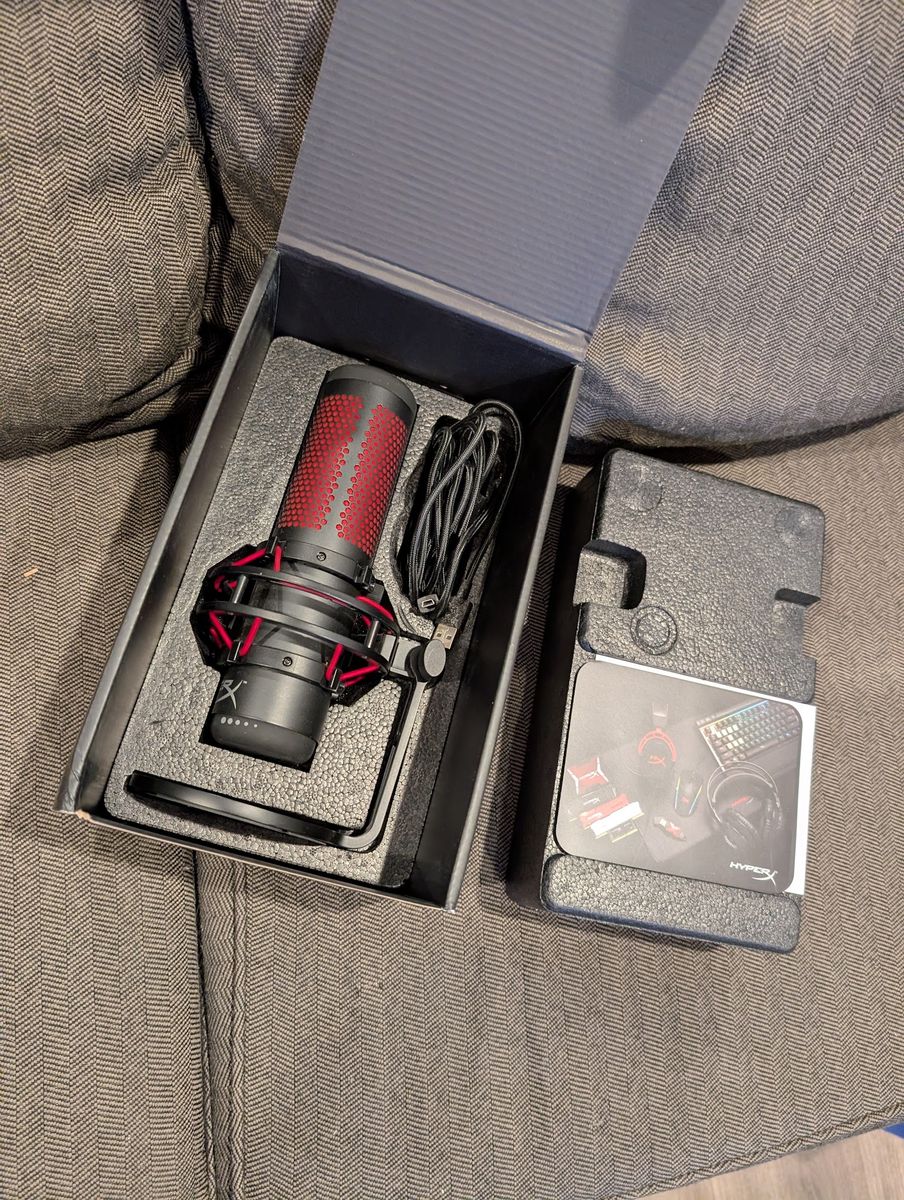 Hyper X Quadcast USB Red LED Condenser Microphone Gaming Streaming Podcasting Etc