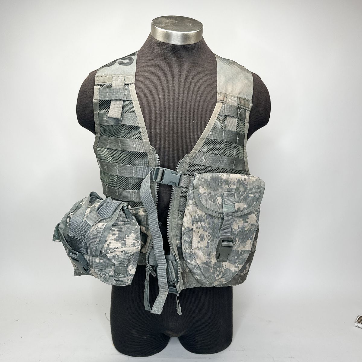 USGI Fighting Load Carrier (FLC) Vest – ACU Digital Camo + 2 pouches