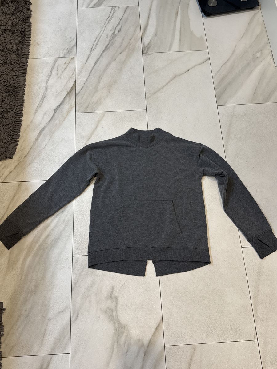 All In Motion Size Medium 7–8 Sweatshirt