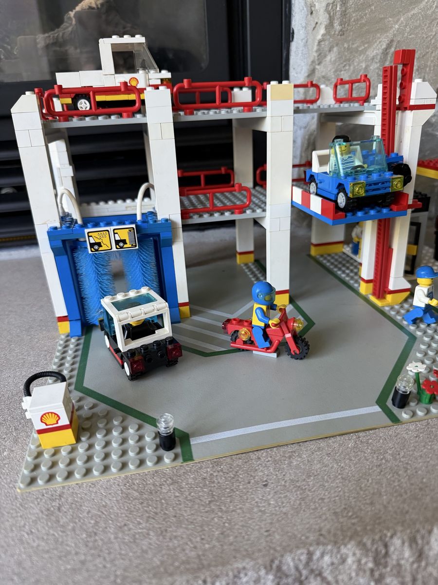 Main image 4