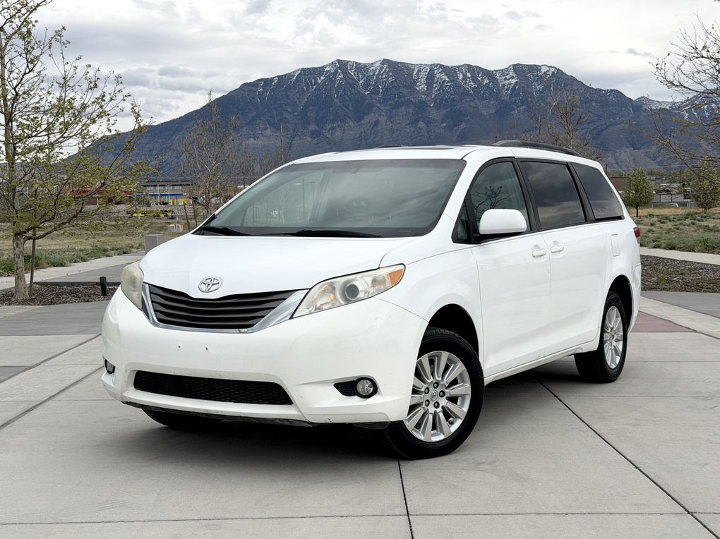 2013 Toyota Sienna Limited 7-Passenger
