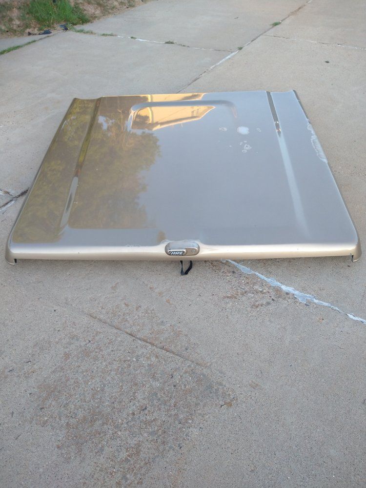 ARE Hard Tonneau Cover for Ford F-150 (2015-2020) 5.5 ft bed- Gold, Used