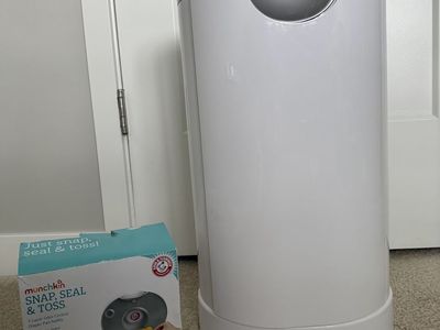 Munchkin Diaper Pail