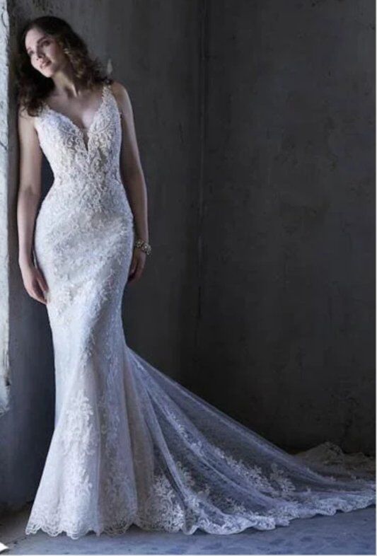 Wedding Gown Maggie Sottero -"Delilah" size 6