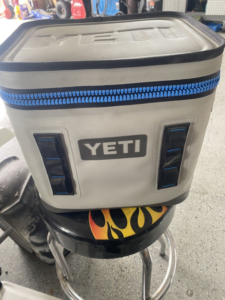 Yeti Soft flip Cooler 12
