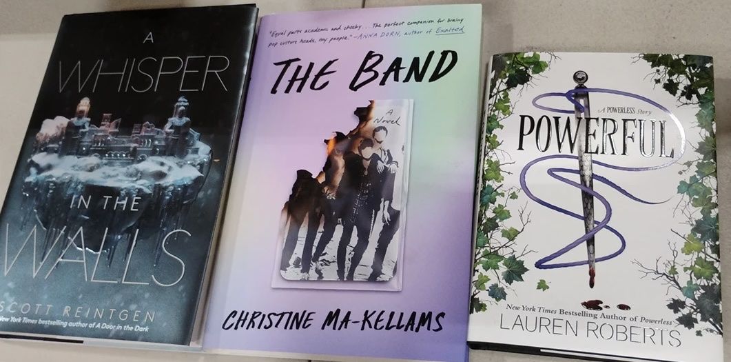 Fantasy & Young Adult Book Lot: Whisper in the Walls, The Band, Powerful - Scott Reintgen, Ma-Kellams, Roberts