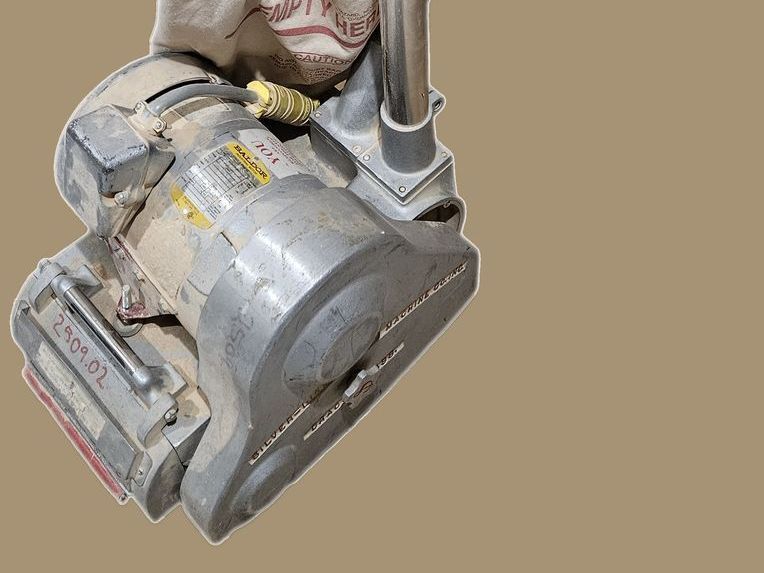 Main image 1