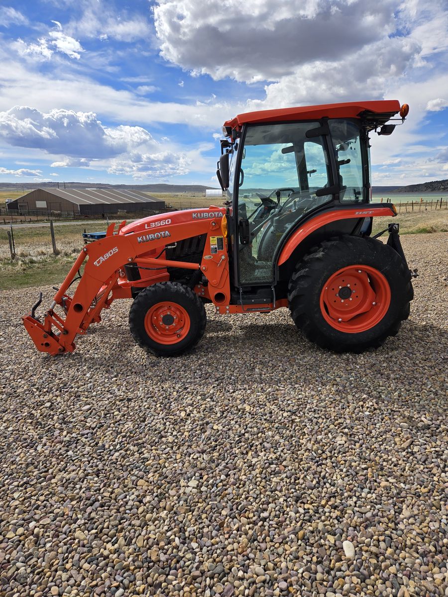 Kubota 3560HSTC Limited Tractor