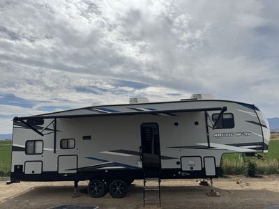 2022 Cherokee Arctic Wolf 287BH